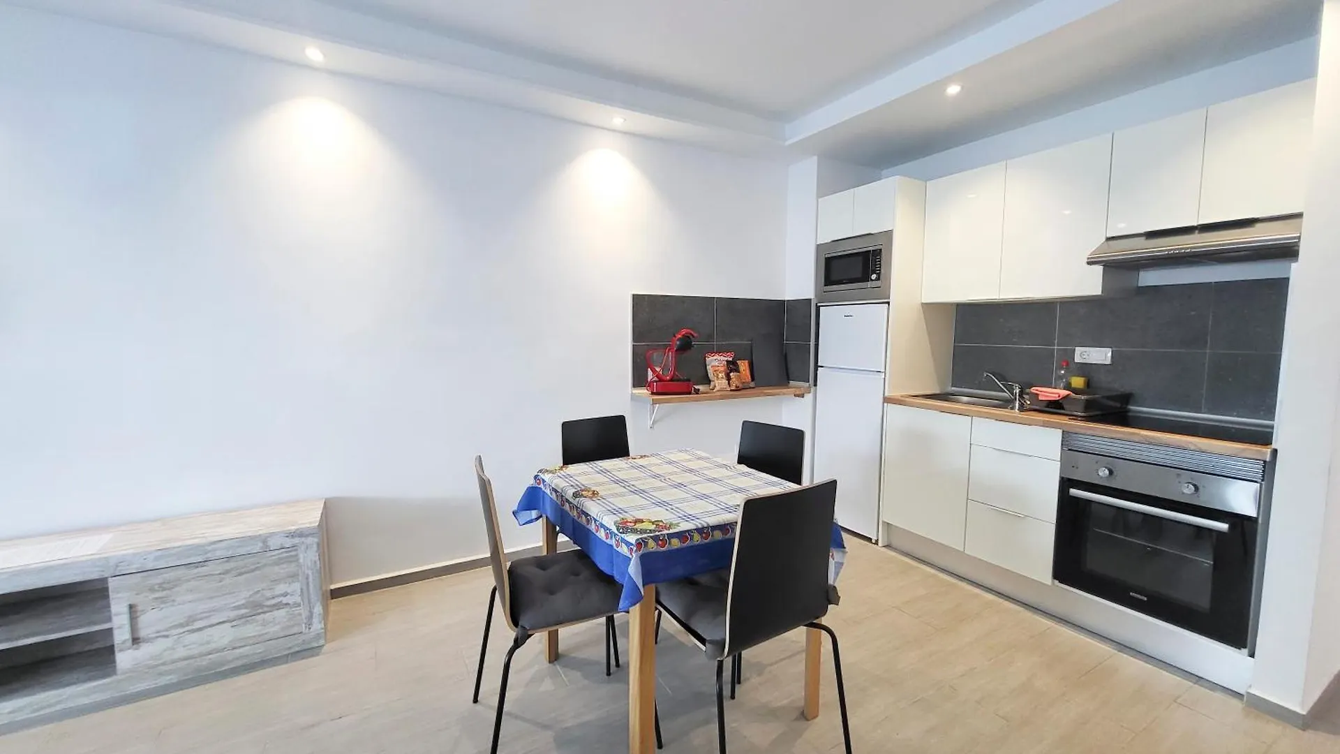 Flower Apartment Playa de las Americas  0*, Playa de las Americas (Tenerife) Spain